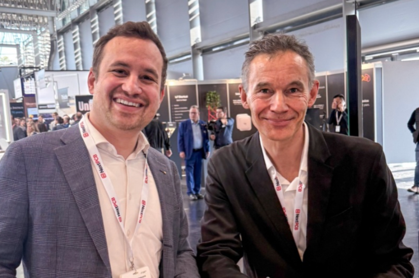 Jan Hartmann and Jean Ferré signing agreement at Embedded World 2026