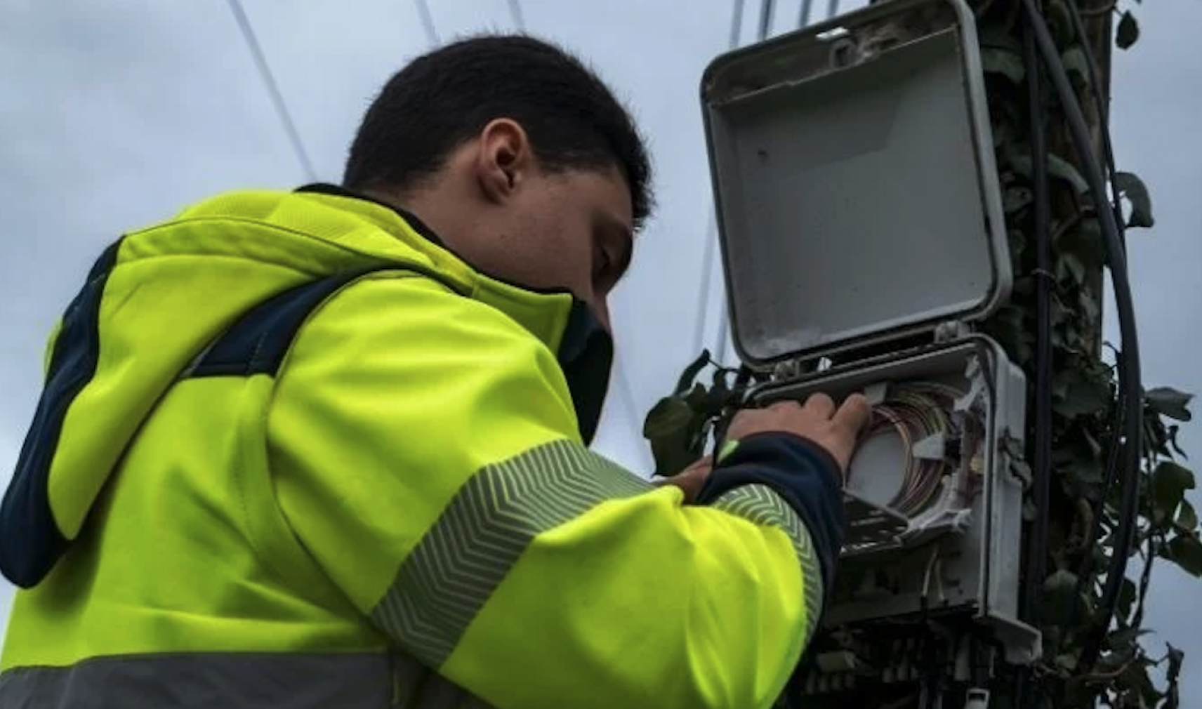 Communication network engineer