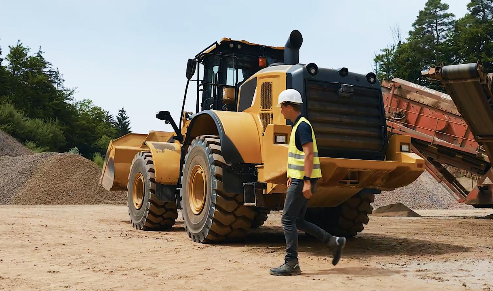 Dangerous working environment with heavy machinery