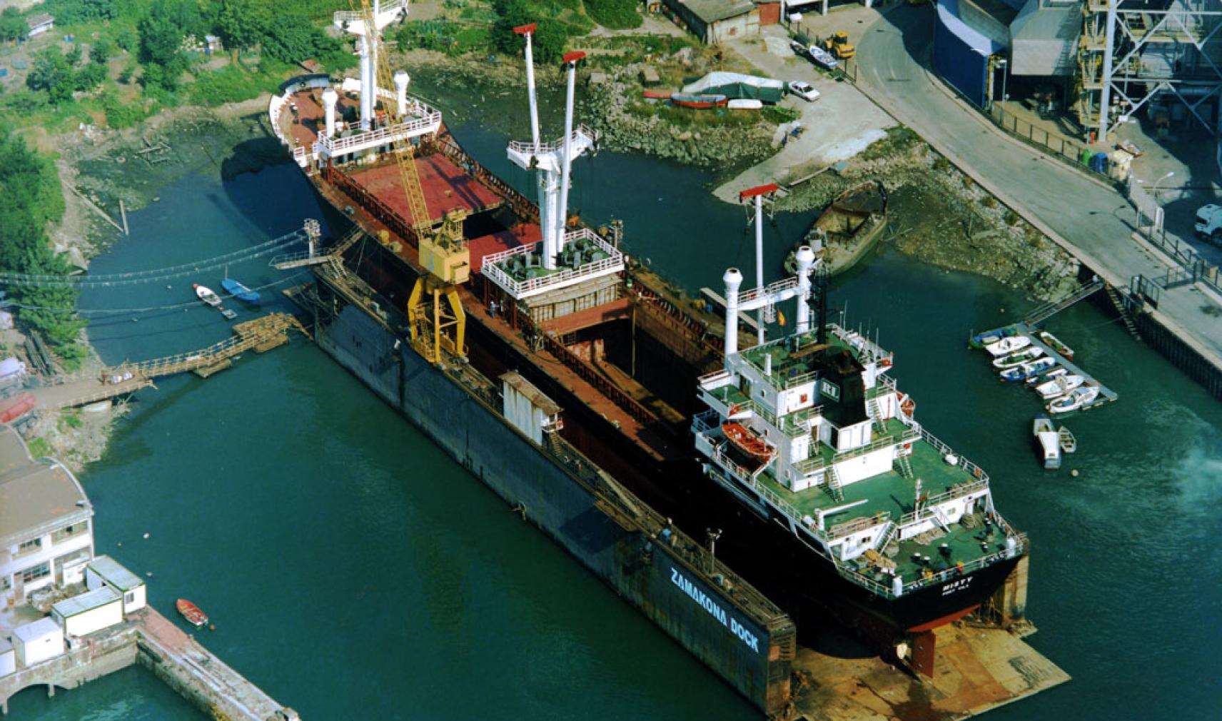 Zamakona Yards dique