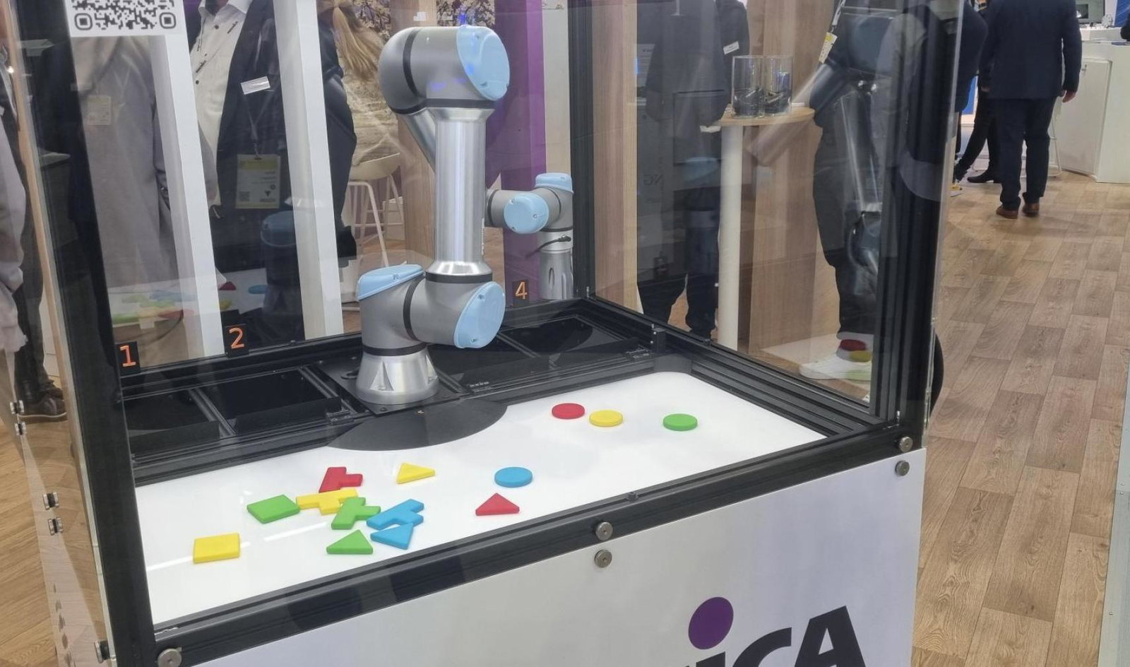 vision guided robotic arm cell demonstration