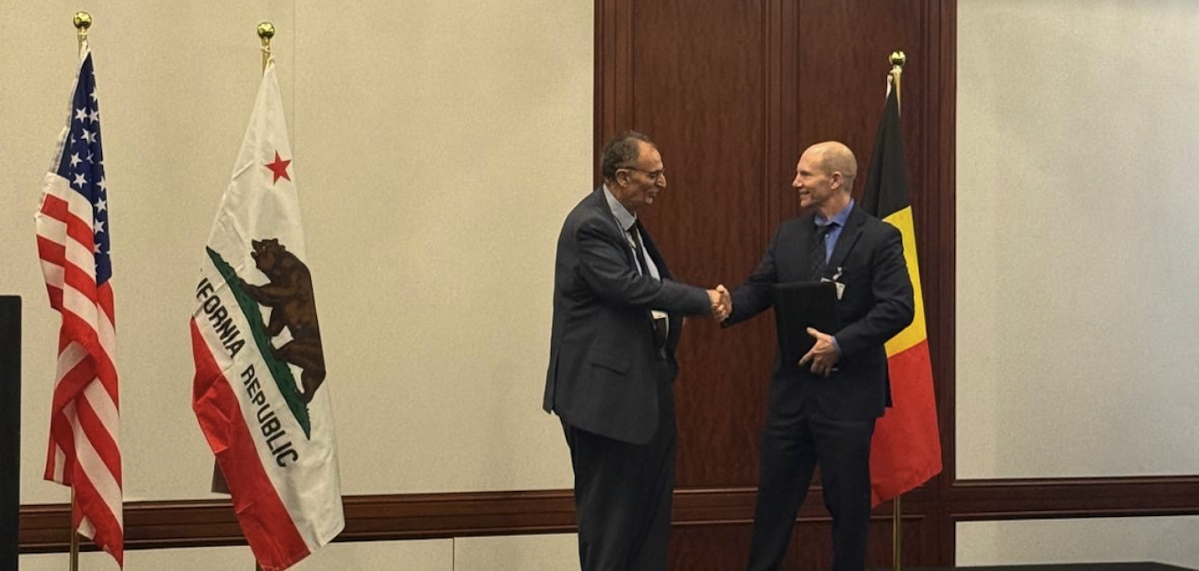 VoxelSensors President Andre Miodezky (l) and Summer Robotics CEO Schuyler Cullen (r)