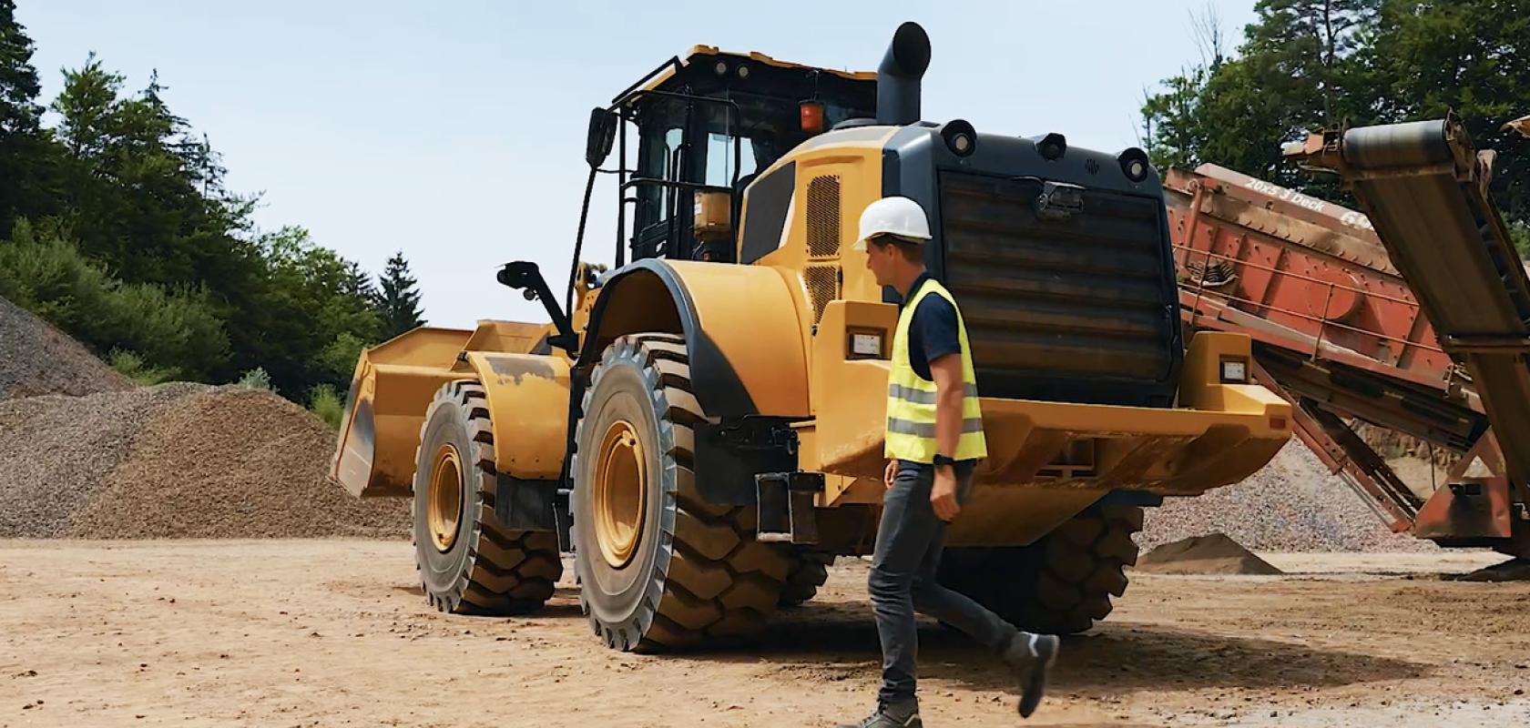Dangerous working environment with heavy machinery