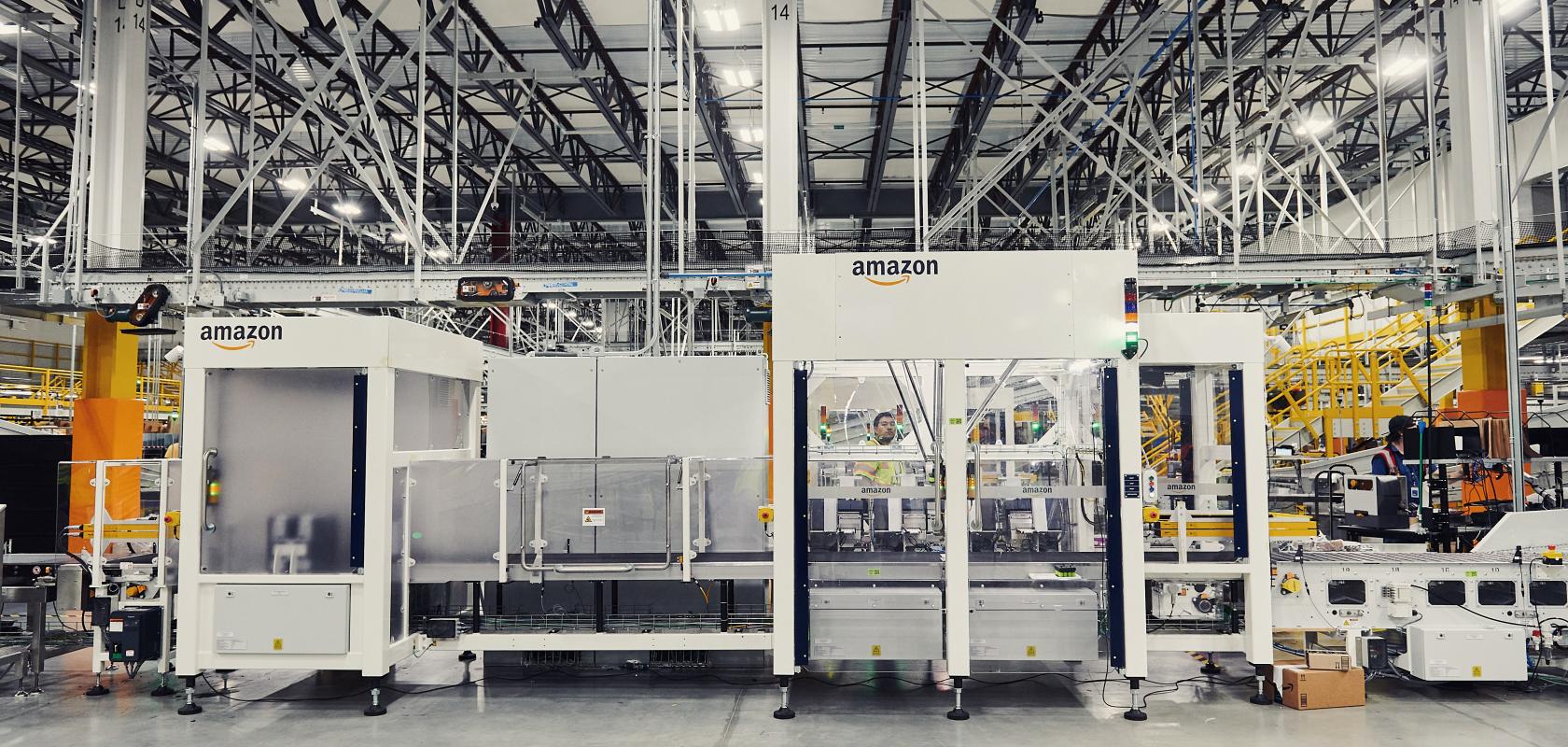 Amazon fulfillment centre packaging robotics