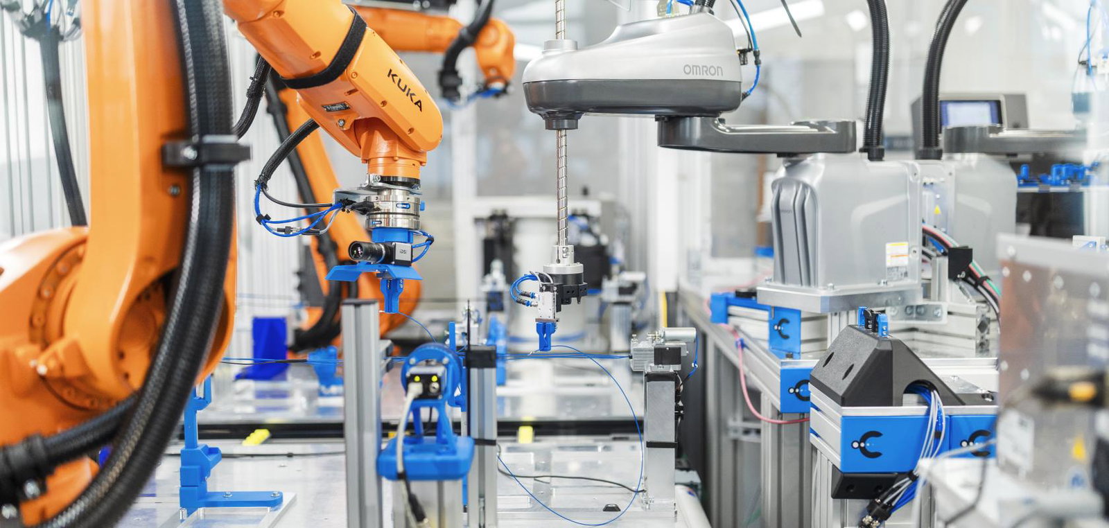 robot operating in wire harness assembly
