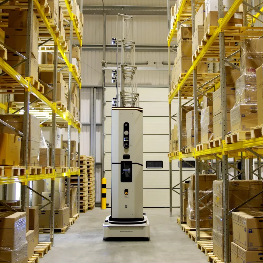 Dexory’s record-breaking 45-foot-tall robot is capable of scanning 100,000 pallets a day
