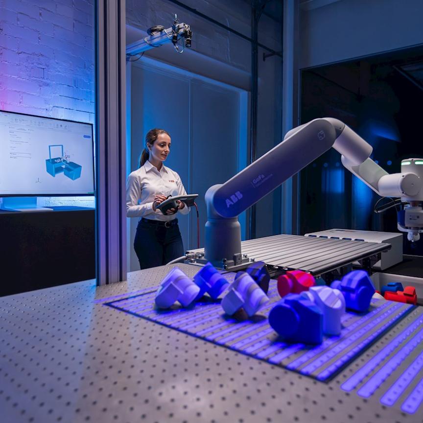 ABB Robotics robot with OmniCore EyeMotion