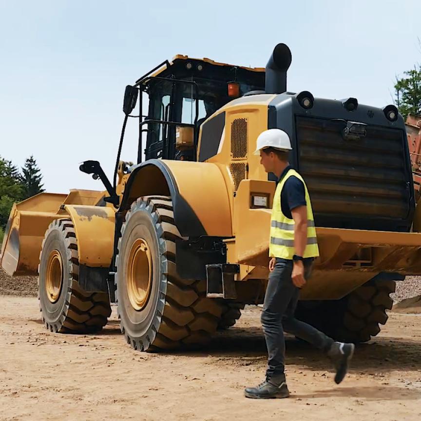 Dangerous working environment with heavy machinery