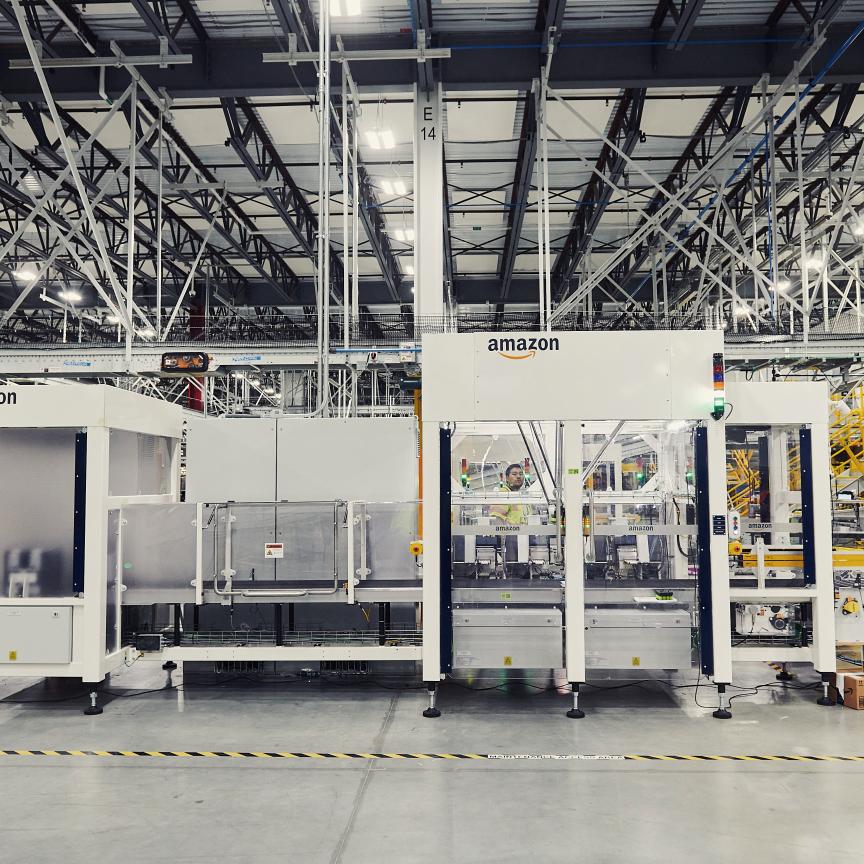 Amazon fulfillment centre packaging robotics