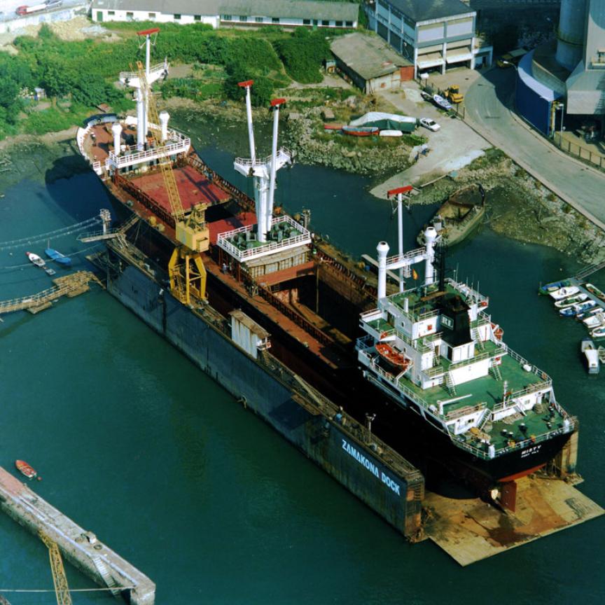 Zamakona Yards dique